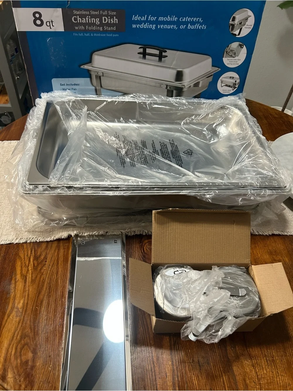 Stainless Steel 8 qt Chafing Dish with Folding Stand - Silver